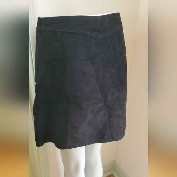 Zara Suede Embroided Flower Skirt w Zipper - Picture 5 of 6